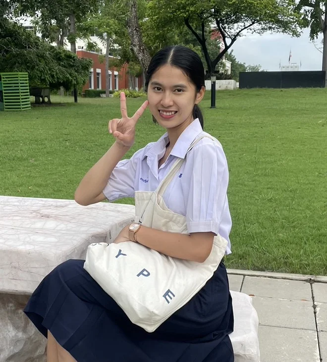 พี่ ๆ ทุกคนสอนเข้าใจมากค่ะ สอนไม่เร็วจนเกินไป มีเทคนิค ช่วยทำให้ทำข้อสอบได้เร็วมากขึ้นค่ะ