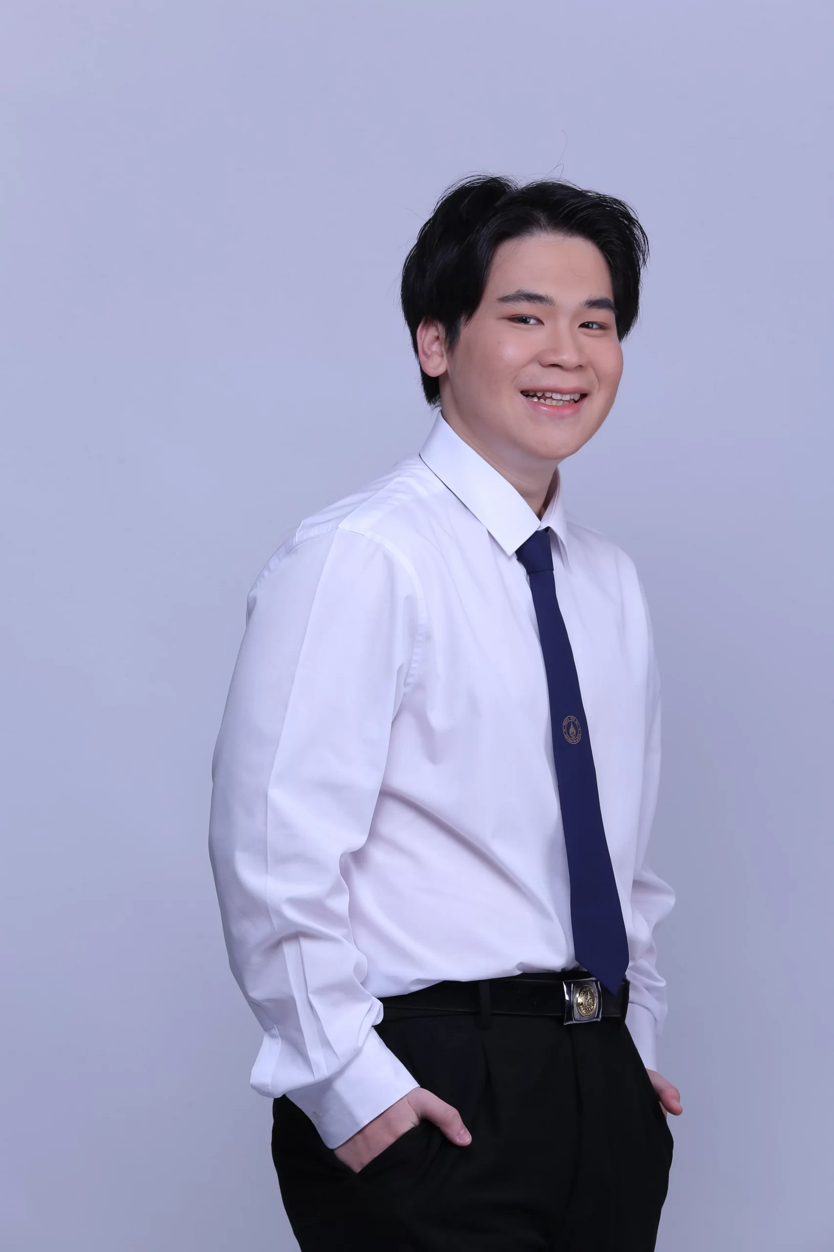 ตั้งแต่เรียน WE ผมไม่เคยสอบตกคณิตอีกเลย พี่ๆ ไม่ได้สอนแค่ความรู้ แต่ยังสอนให้เข้าใจถึงปรัชญาการใช้ชีวิต มีแชร์ประสบการณ์ต่าง ๆ ที่ต้องเจอในอนาคตเพื่อเตรียมตัวเข้าสู่รั้วมหาวิทยาลัย