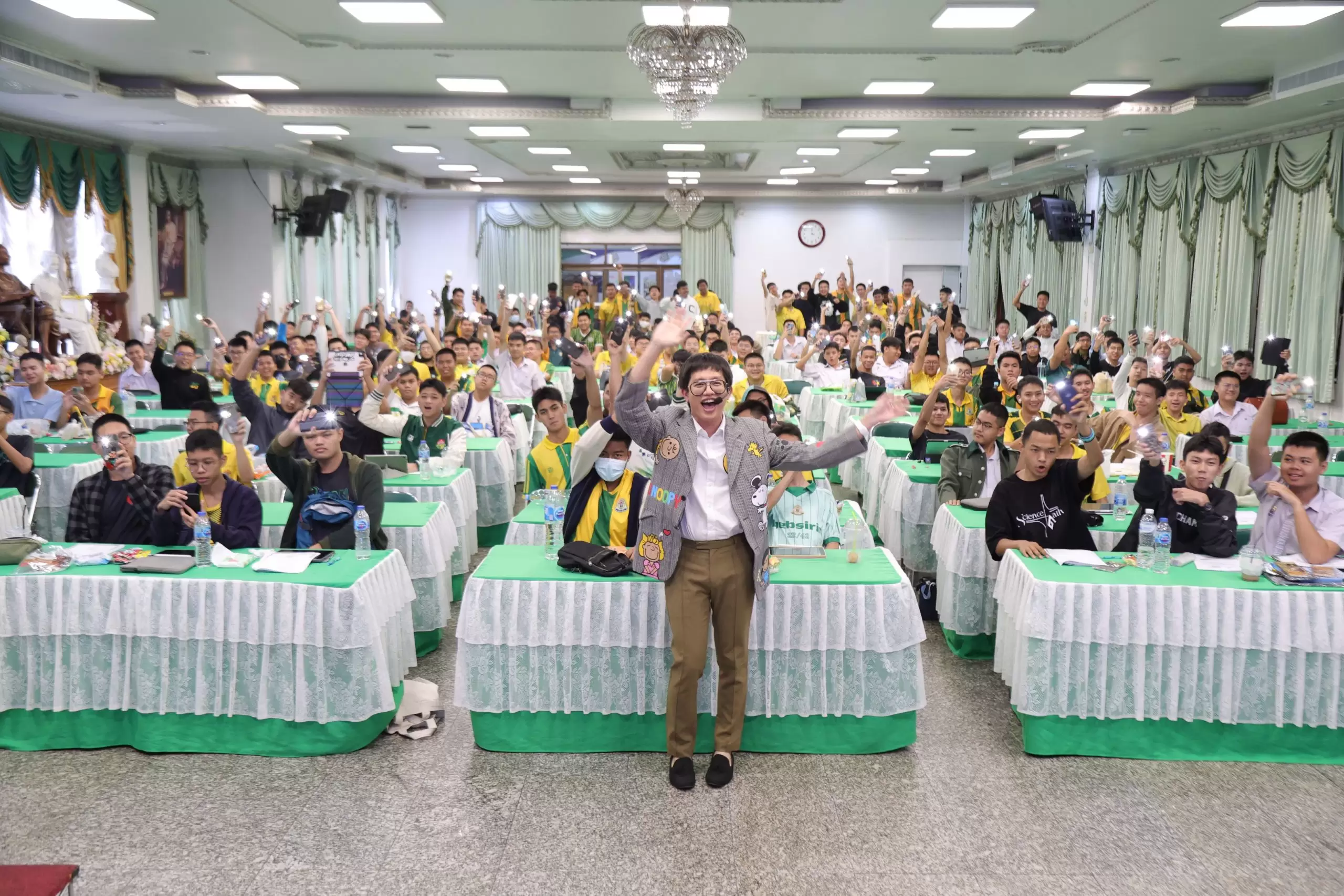 ภาพบรรยากาศกิจกรรมติววิชาภาษาไทย TGAT PART2-3 ม.6 ณ โรงเรียนเทพศิรินทร์ โดย “พี่ยู-เดอะเบรน” - 01