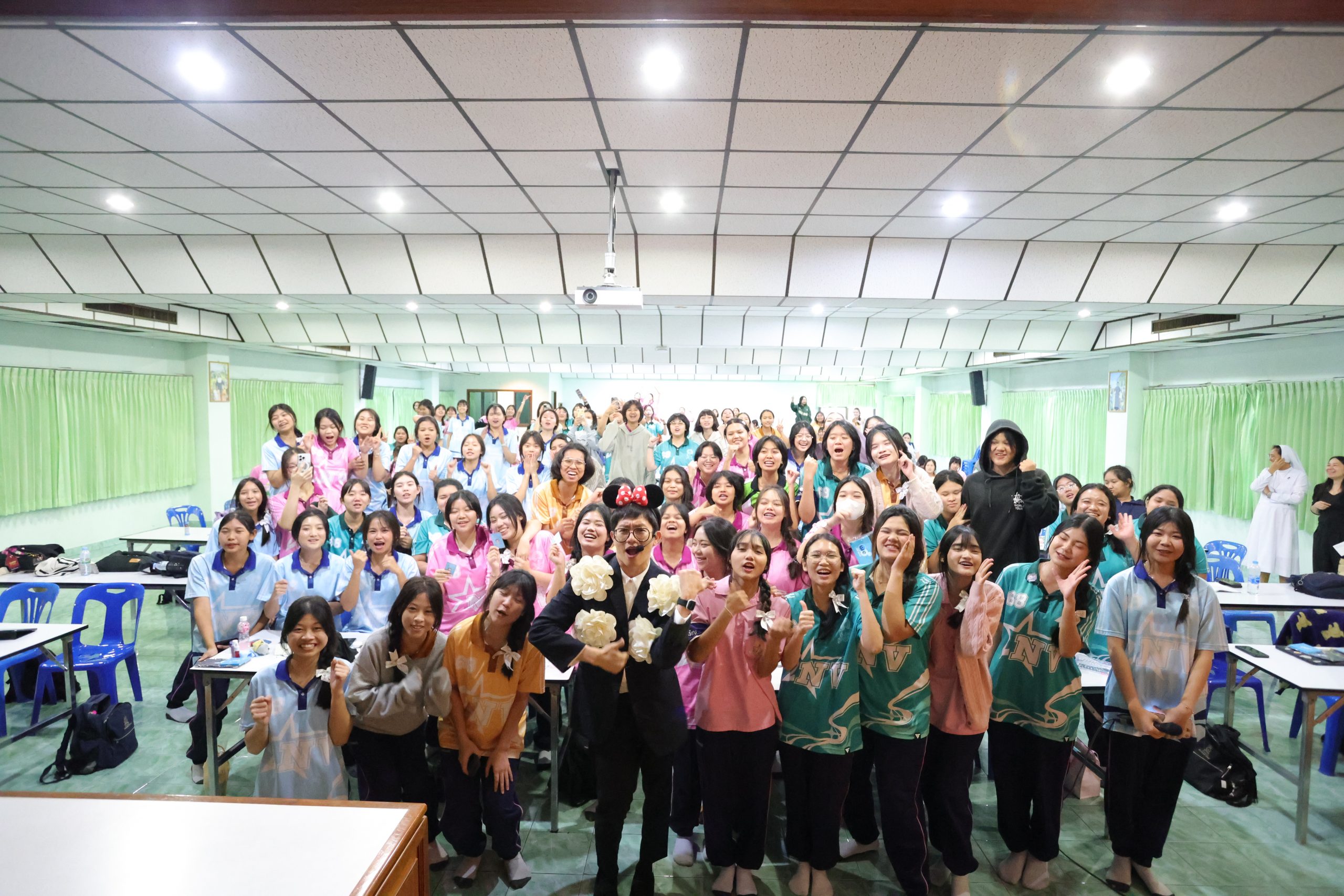ภาพบรรยากาศกิจกรรมติววิชาภาษาไทย A-Level และ TGAT ม.6 ณ โรงเรียนนารีวุฒิ โดย “พี่ยู-เดอะเบรน” - 01
