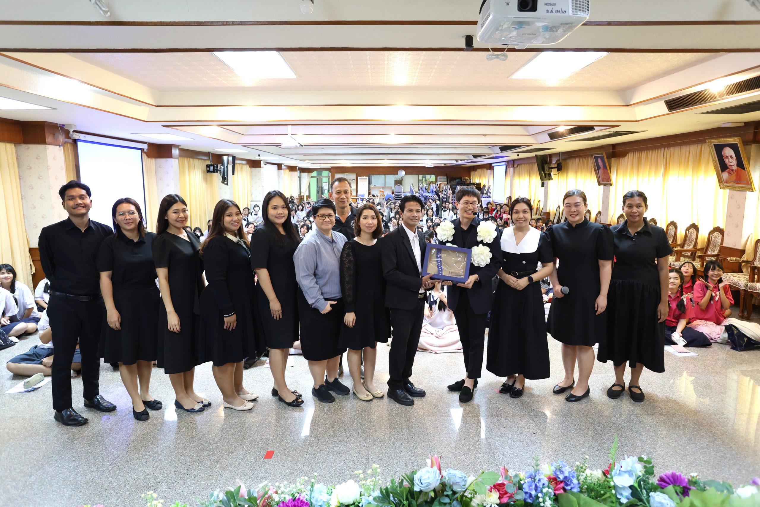 ภาพบรรยากาศกิจกรรมติว O-NET ม.3 ณ โรงเรียนสตรีวัดอัปสรสวรรค์ “พี่กอล์ฟ และ พี่ยู - เดอะเบรน” - 01