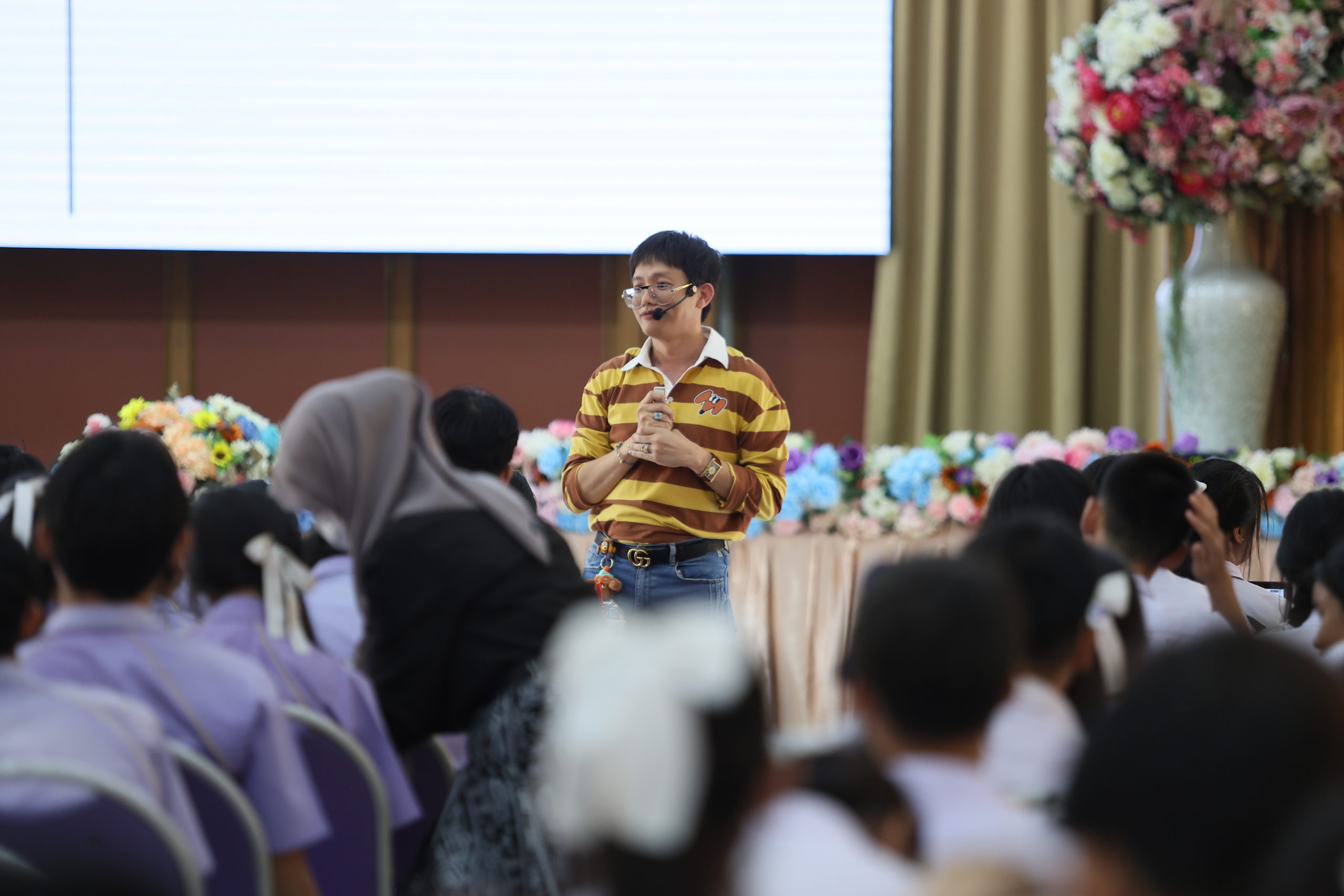 ภาพบรรยากาศกิจกรรมติว Road show TCAS ร่วมกับ BEM ณ โรงเรียนบางบัวทอง โดย “พี่ยู - เดอะเบรน” - 01