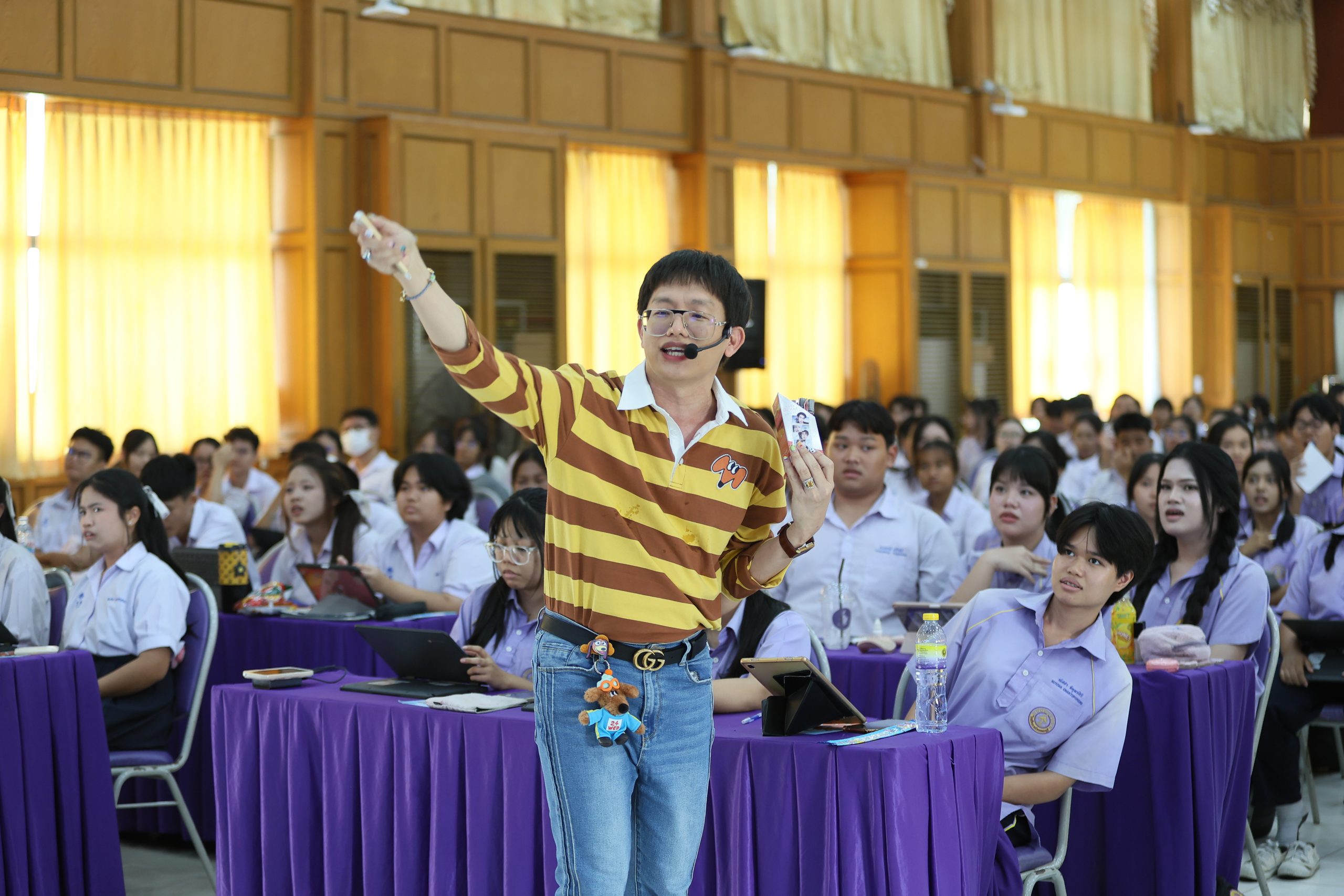 ภาพบรรยากาศกิจกรรมติว Road show TCAS ร่วมกับ BEM ณ โรงเรียนบางบัวทอง โดย “พี่ยู - เดอะเบรน” - 02