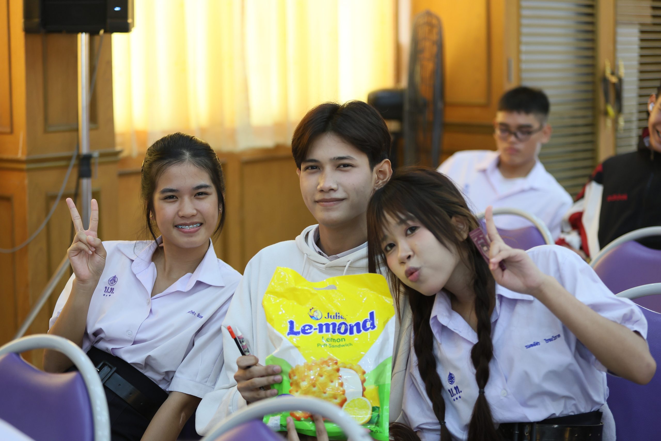 ภาพบรรยากาศกิจกรรมติว Road show TCAS ร่วมกับ BEM ณ โรงเรียนบางบัวทอง โดย “พี่ยู - เดอะเบรน” - 04