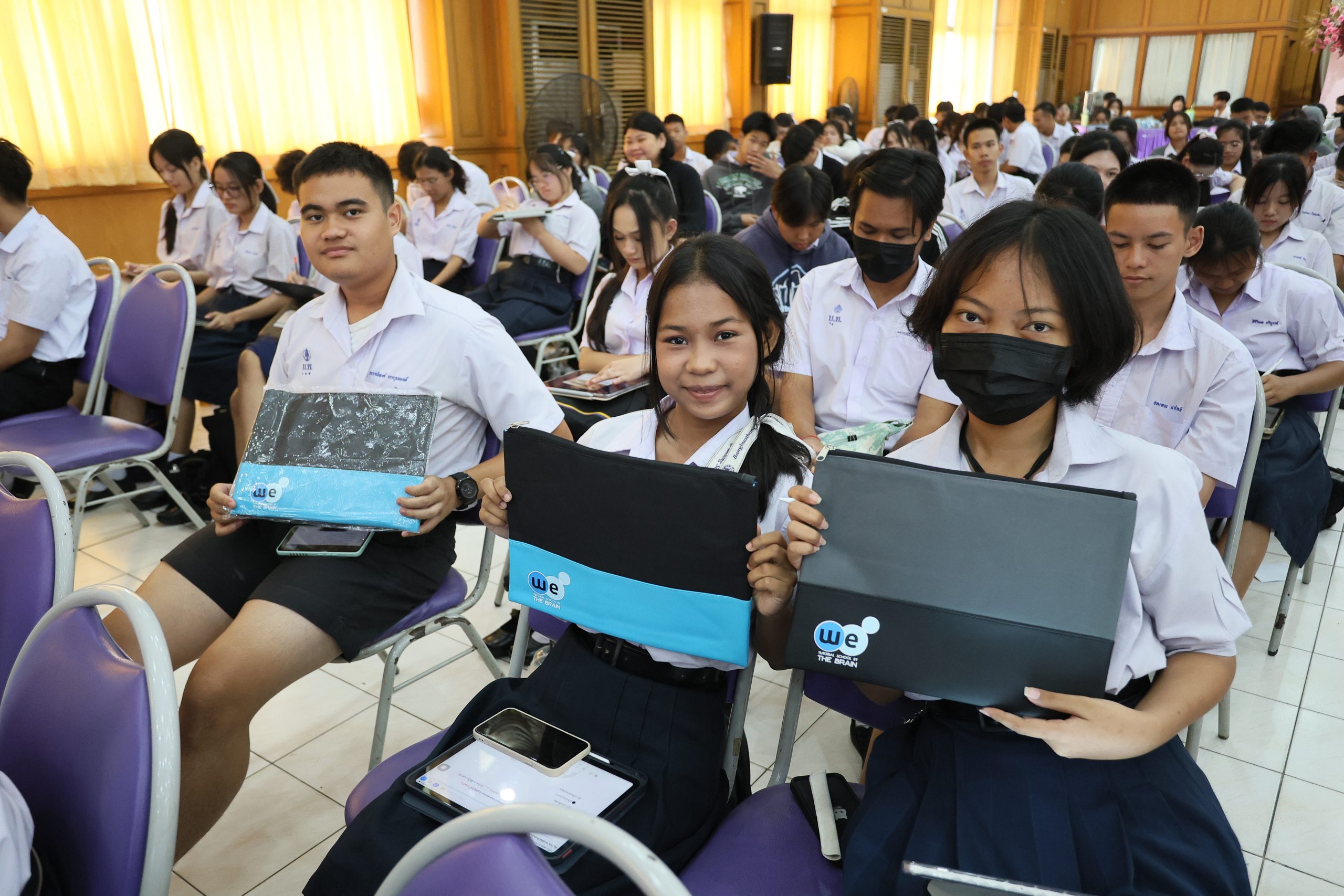 ภาพบรรยากาศกิจกรรมติว Road show TCAS ร่วมกับ BEM ณ โรงเรียนบางบัวทอง โดย “พี่ยู - เดอะเบรน” - 12