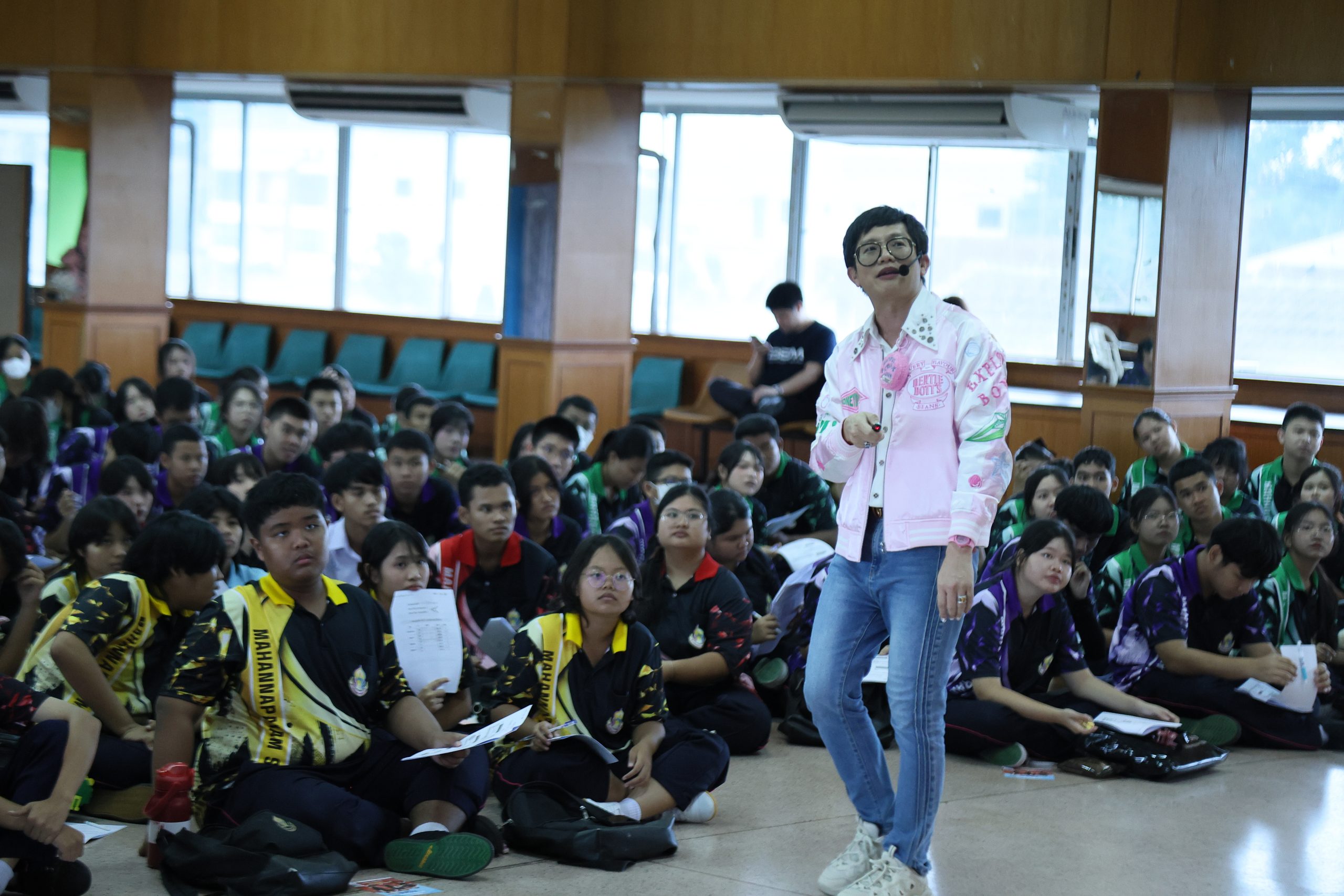ภาพบรรยากาศกิจกรรมติว Road show TCAS ร่วมกับ BEM ณ โรงเรียนมหรรณพาราม โดย “พี่ยู - เดอะเบรน” - 02
