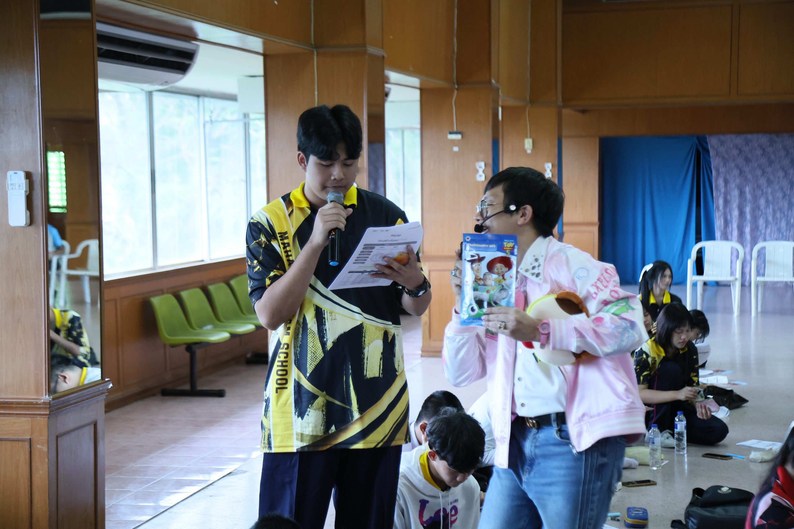ภาพบรรยากาศกิจกรรมติว Road show TCAS ร่วมกับ BEM ณ โรงเรียนมหรรณพาราม โดย “พี่ยู - เดอะเบรน” - 08
