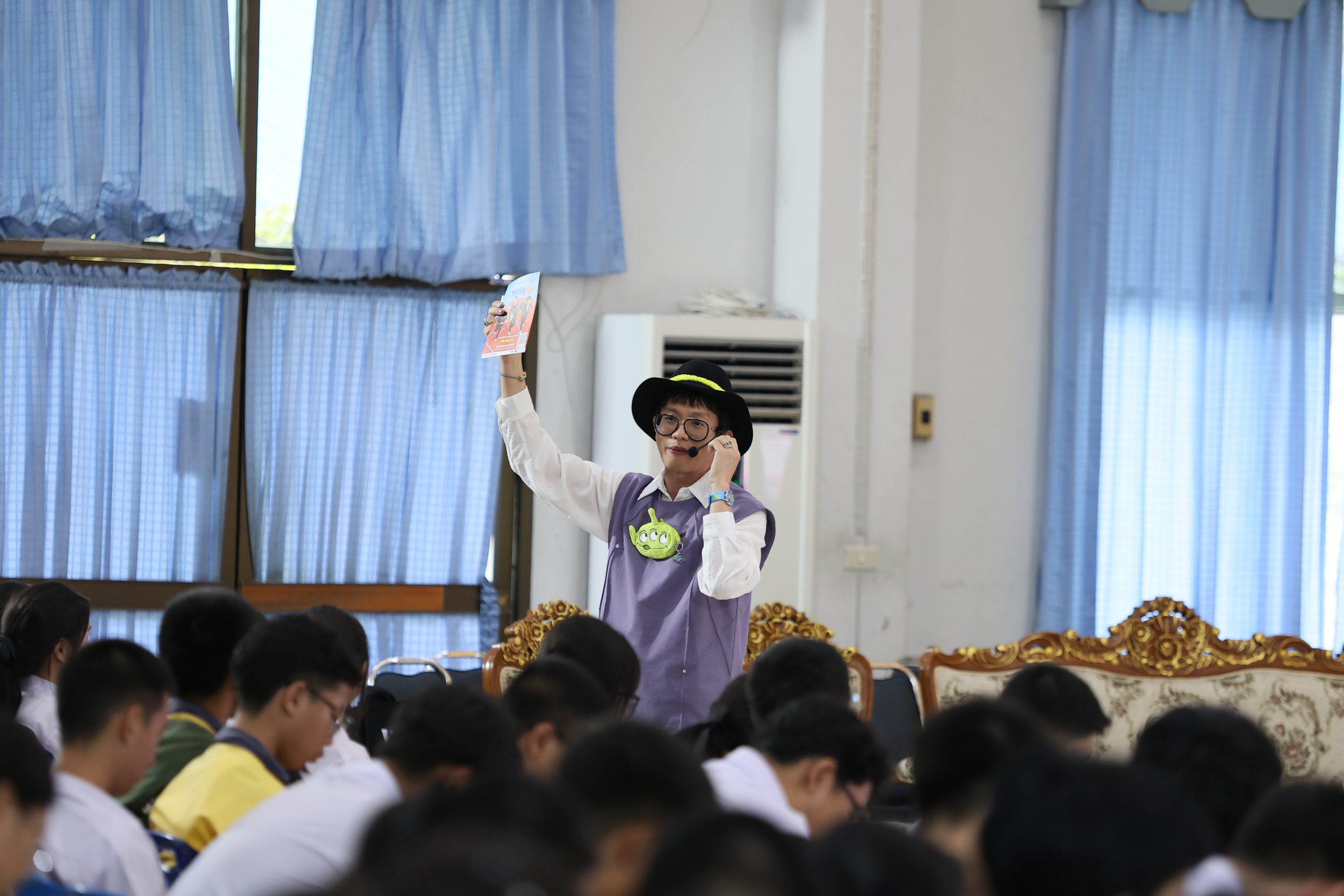 ภาพบรรยากาศกิจกรรมติว Road show TCAS ร่วมกับ BEM ณ โรงเรียนมัธยมวัดหนองแขม โดย “พี่ยู - เดอะเบรน” - 02