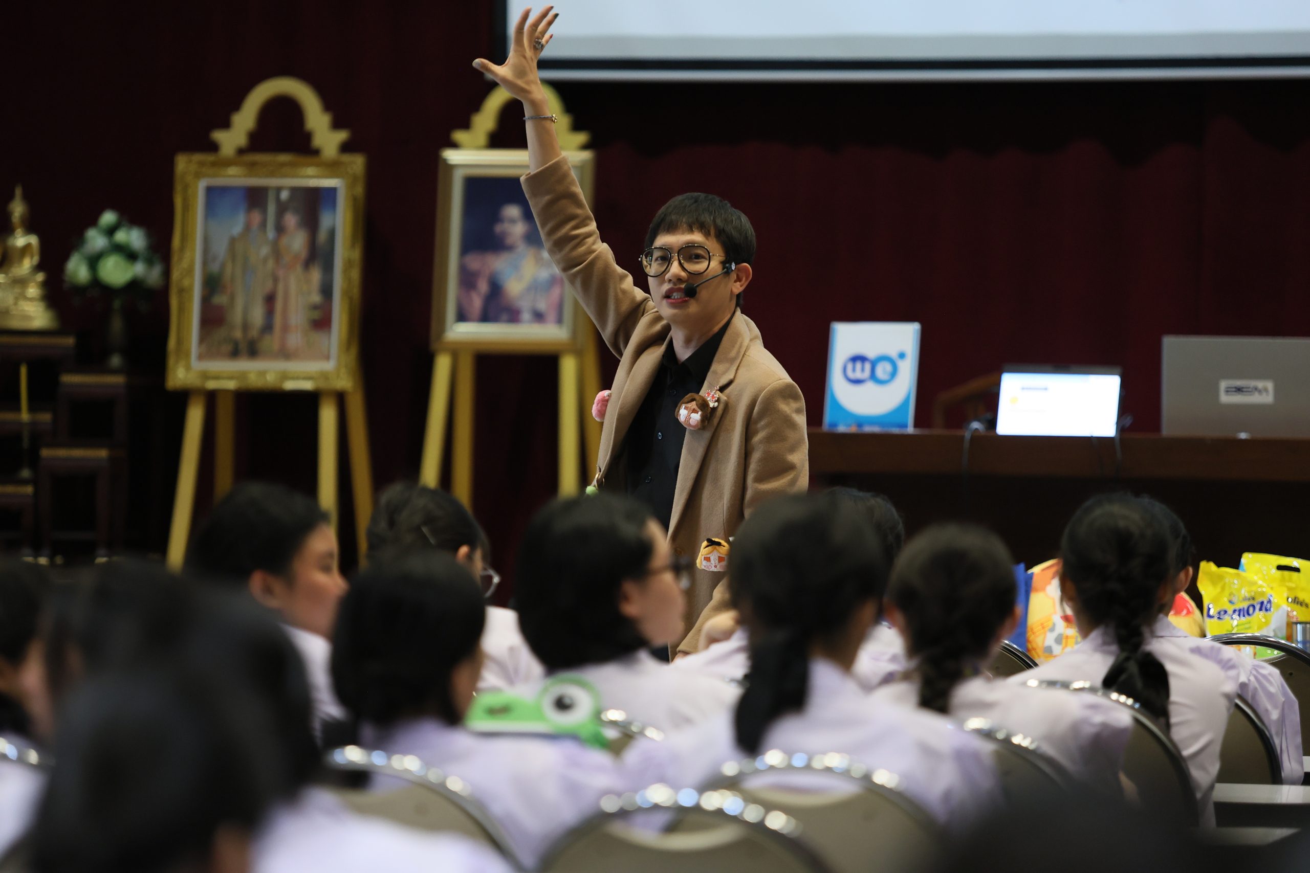 ภาพบรรยากาศกิจกรรมติว Road show TCAS ร่วมกับ BEM ณ โรงเรียนราชินี โดย “พี่ยู - เดอะเบรน” - 02