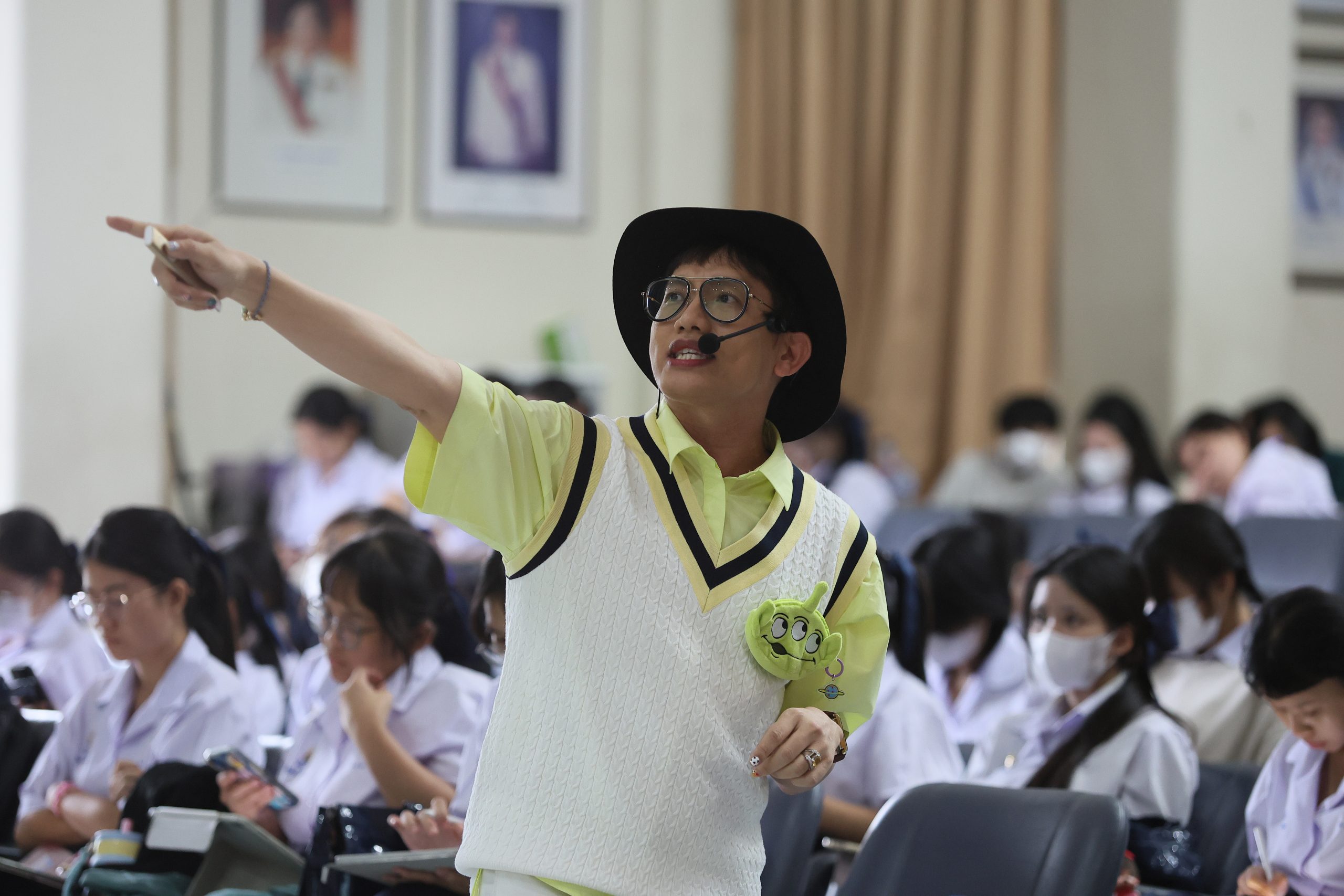 ภาพบรรยากาศกิจกรรมติว Road show TCAS ร่วมกับ BEM ณ โรงเรียนสายปัญญา ในพระบรมราชินูปถัมภ์ โดย “พี่ยู - เดอะเบรน” - 01