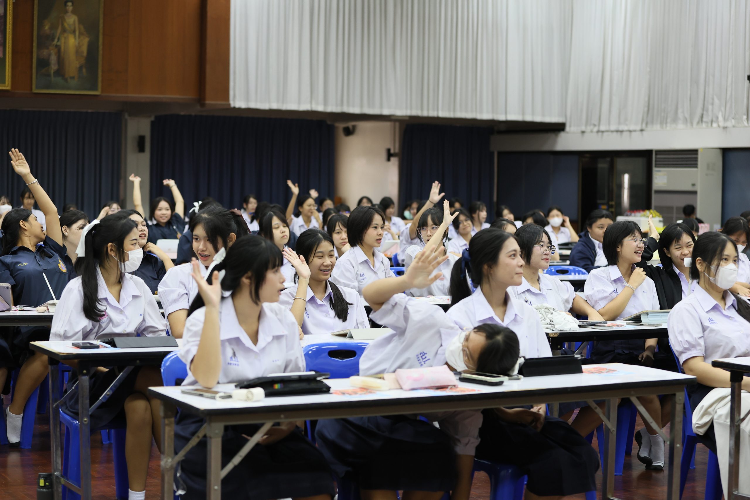 ภาพบรรยากาศกิจกรรมติว Road show TCAS ร่วมกับ BEM ณ โรงเรียนสายปัญญา ในพระบรมราชินูปถัมภ์ โดย “พี่ยู - เดอะเบรน” - 04