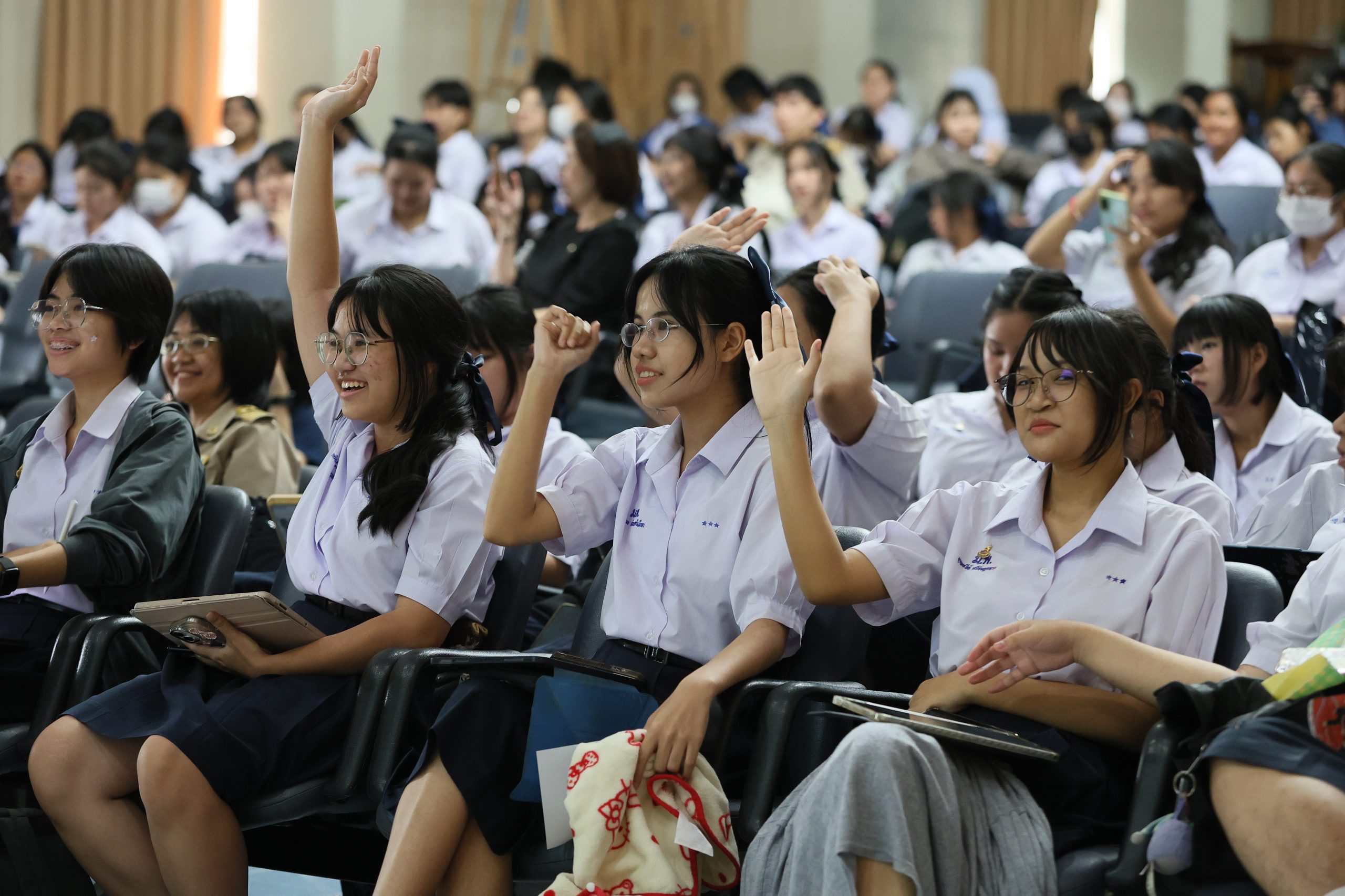 ภาพบรรยากาศกิจกรรมติว Road show TCAS ร่วมกับ BEM ณ โรงเรียนสายปัญญา ในพระบรมราชินูปถัมภ์ โดย “พี่ยู - เดอะเบรน” - 08