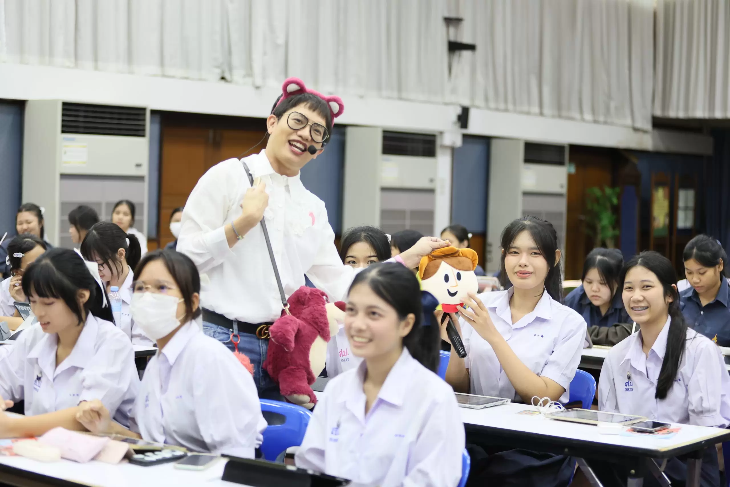 ภาพบรรยากาศกิจกรรมติว Road show TCAS ร่วมกับ BEM ณ โรงเรียนสายปัญญา ในพระบรมราชินูปถัมภ์ โดย “พี่ยู - เดอะเบรน” - 10
