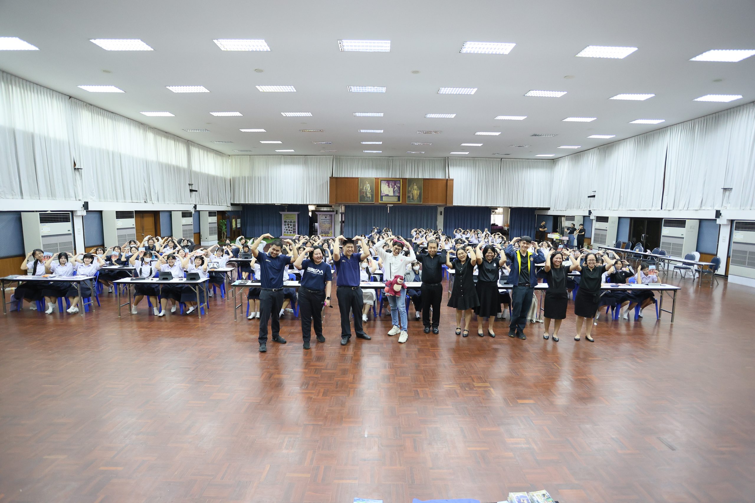 ภาพบรรยากาศกิจกรรมติว Road show TCAS ร่วมกับ BEM ณ โรงเรียนสายปัญญา ในพระบรมราชินูปถัมภ์ โดย “พี่ยู - เดอะเบรน” - 13