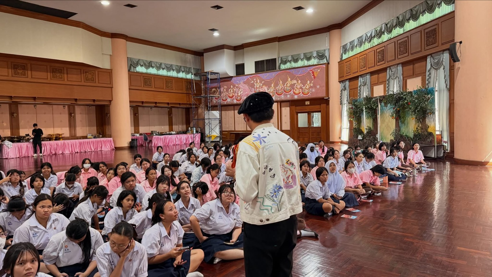 ภาพบรรยากาศกิจกรรมติว Road show TCAS ร่วมกับ BEM ณ โรงเรียนสตรีศรีสุริโยทัย โดย “พี่ยู - เดอะเบรน” - 07
