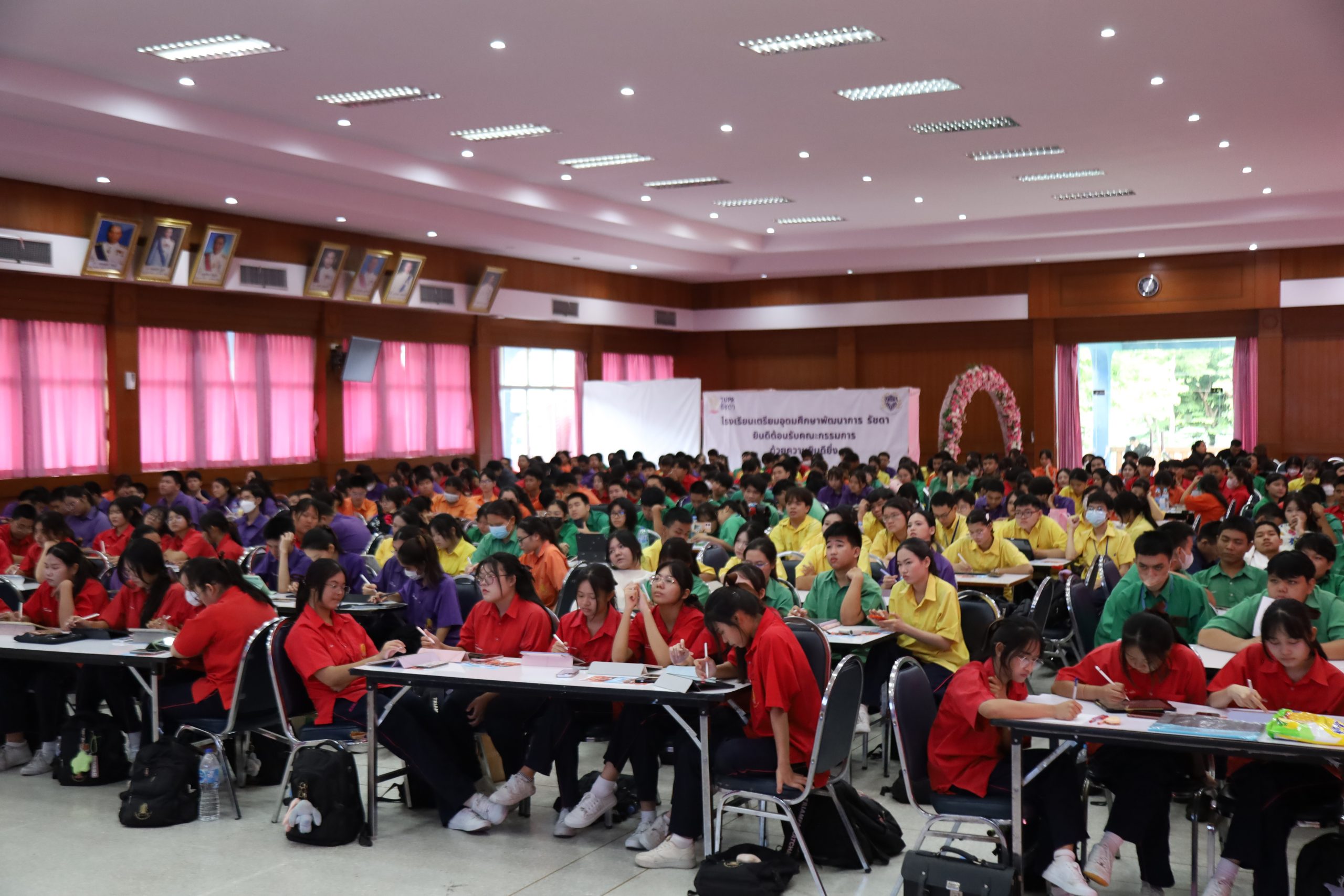 ภาพบรรยากาศกิจกรรมติว Road show TCAS ร่วมกับ BEM ณ โรงเรียนเตรียมอุดมศึกษาพัฒนาการ รัชดา โดย “พี่เอ๋ - เดอะเบรน” - 08