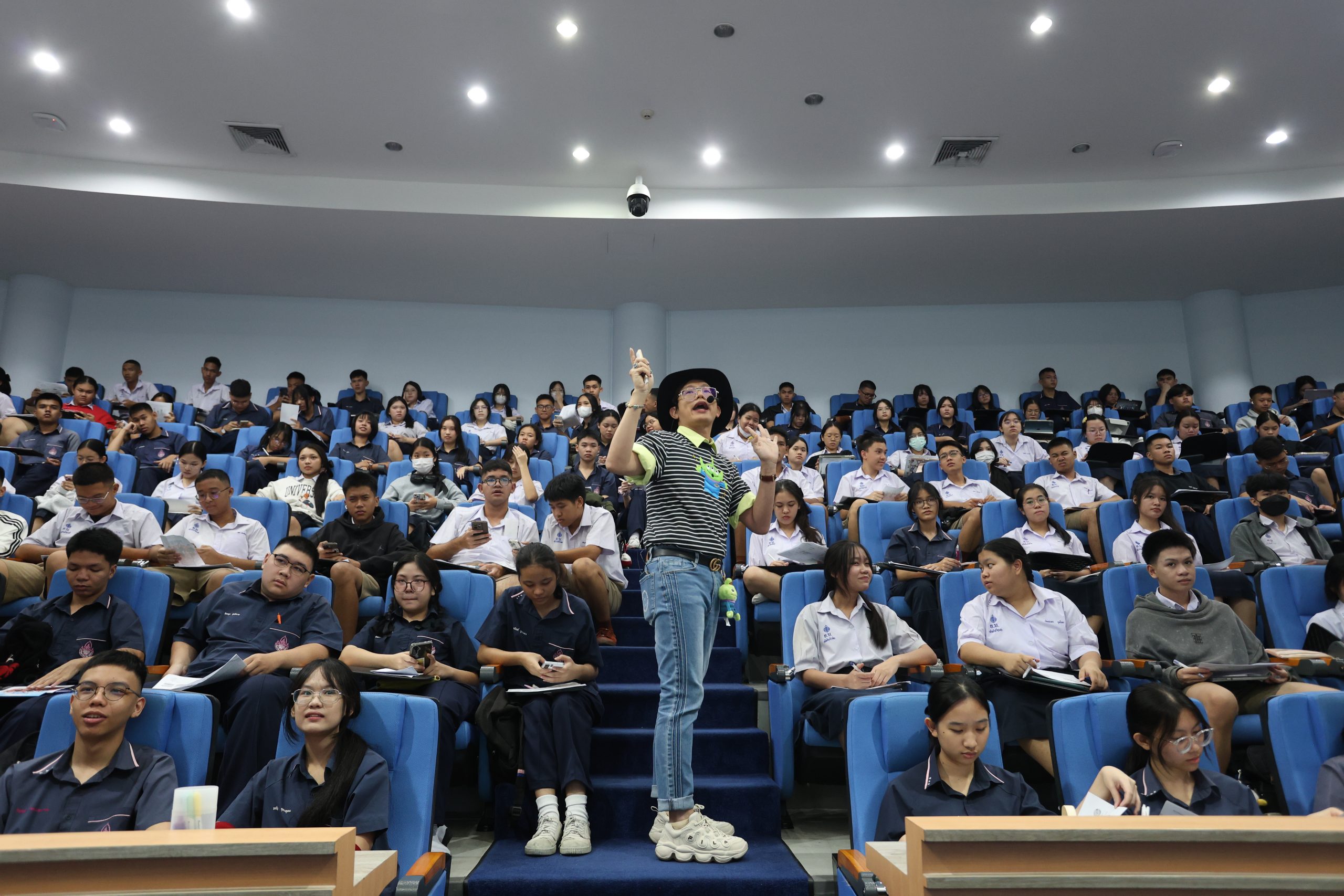 ภาพบรรยากาศกิจกรรมติว Road show TCAS ร่วมกับ BEM ณ โรงเรียนโยธินบูรณะ โดย “พี่ยู - เดอะเบรน” - 09