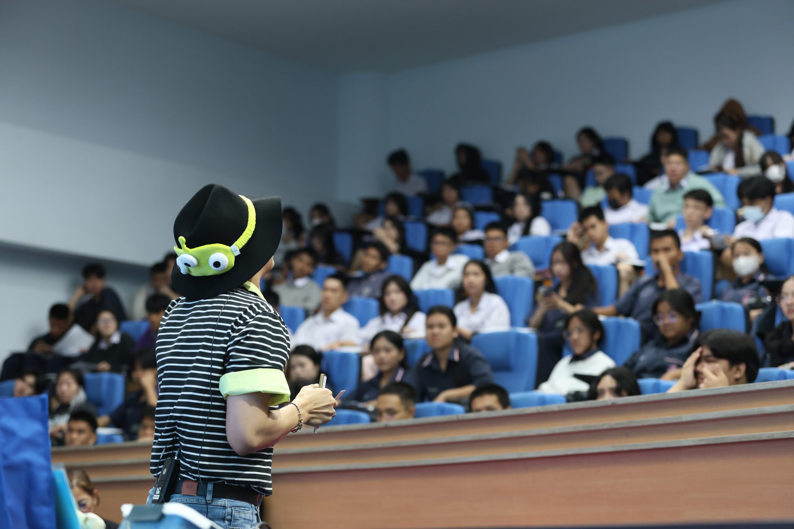ภาพบรรยากาศกิจกรรมติว Road show TCAS ร่วมกับ BEM ณ โรงเรียนโยธินบูรณะ โดย “พี่ยู - เดอะเบรน” - 11