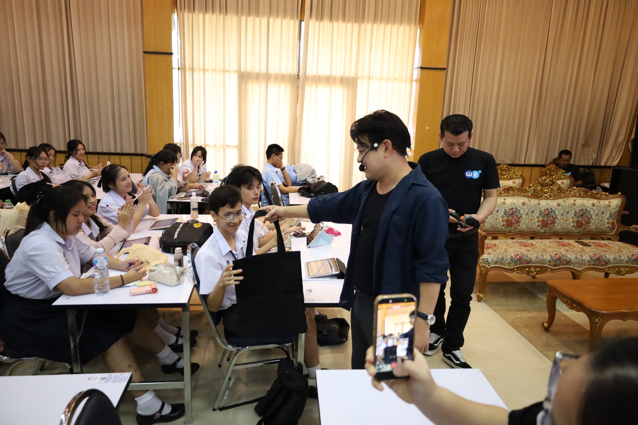 ภาพบรรยากาศกิจกรรมติวTGAT Part2และ3 ณ โรงเรียนวัดราชโอรส โดย “พี่ยู - เดอะเบรน , พี่เอ๋ - เดอะเบรน” - 28