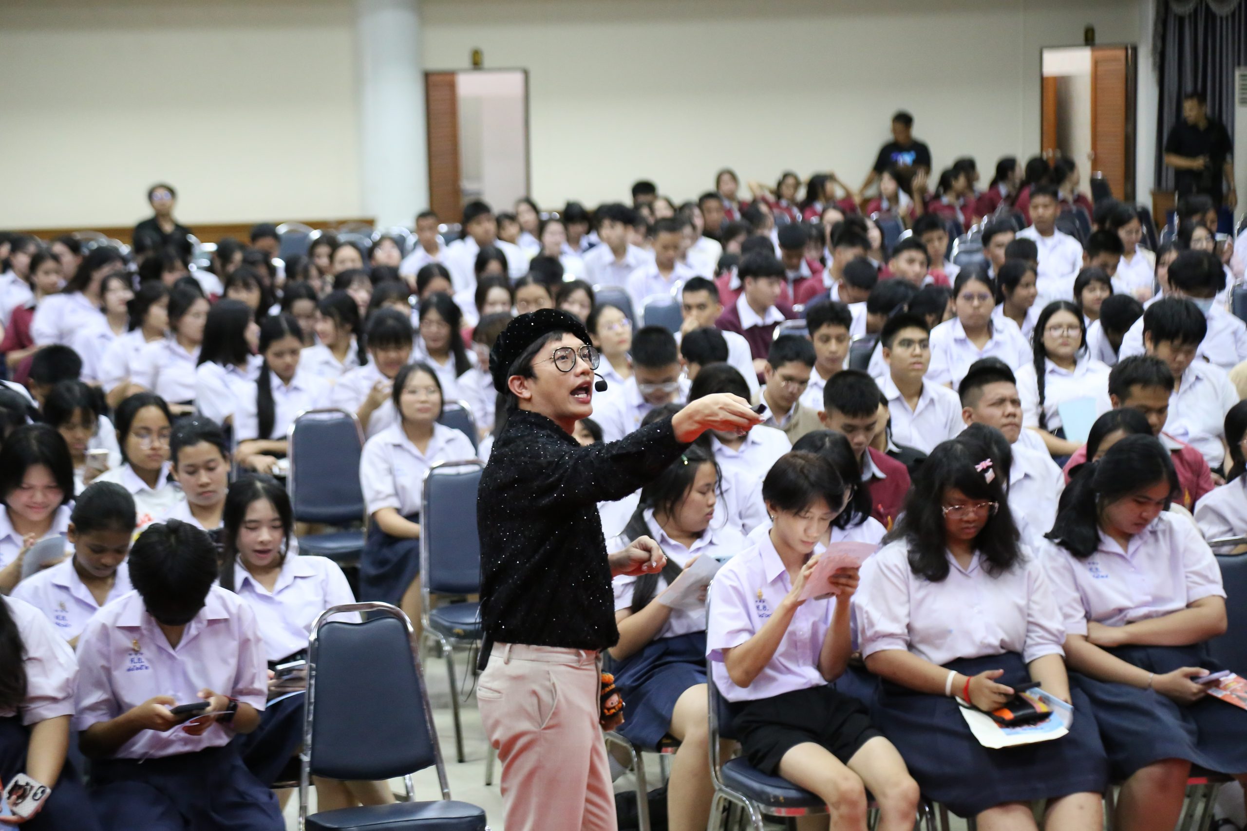 ภาพบรรยากาศกิจกรรมติว Road show TCAS ร่วมกับ BEM ณ โรงเรียนศรีอยุธยา ในพระอุปถัมภ์ฯ โดย “พี่ยู - เดอะเบรน” - 02