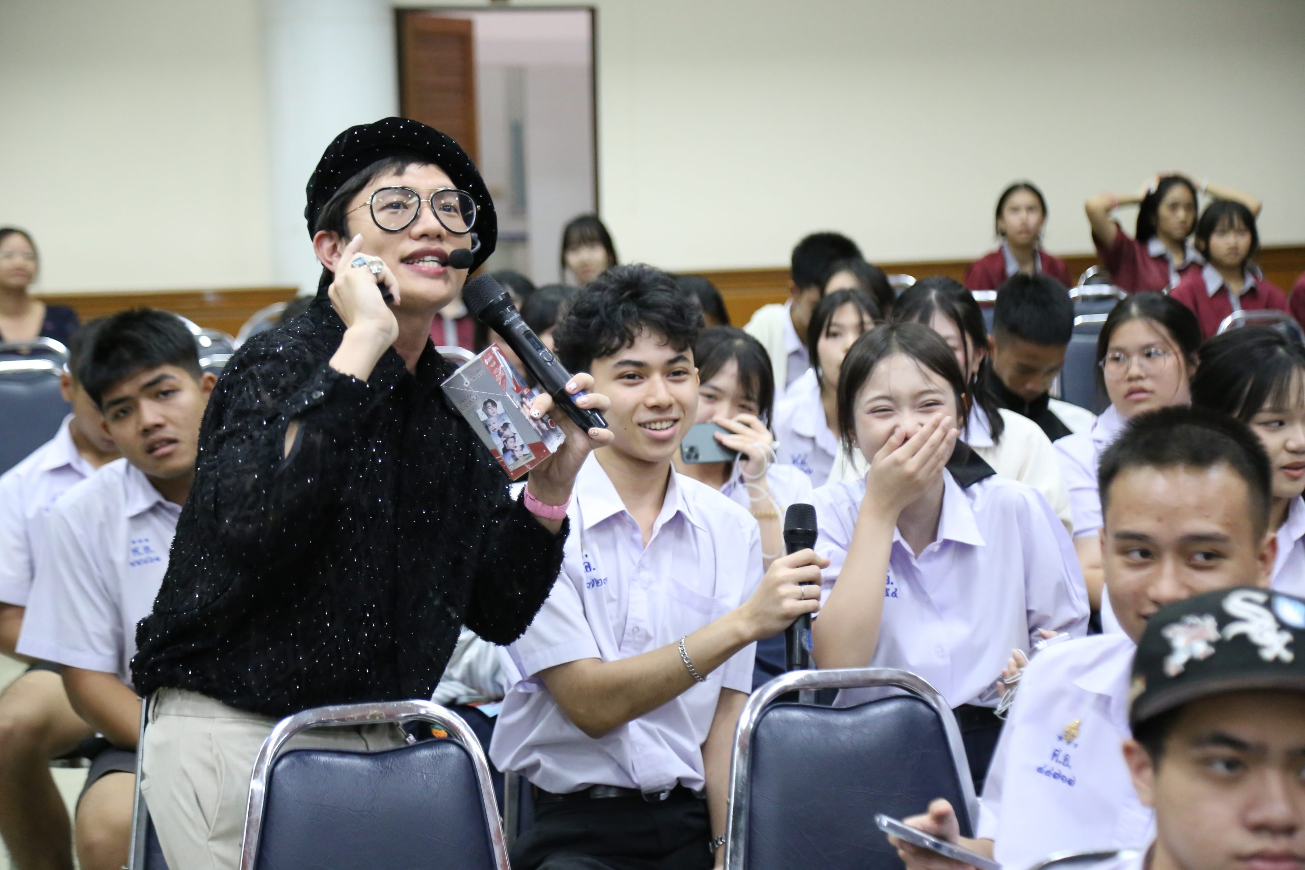 ภาพบรรยากาศกิจกรรมติว Road show TCAS ร่วมกับ BEM ณ โรงเรียนศรีอยุธยา ในพระอุปถัมภ์ฯ โดย “พี่ยู - เดอะเบรน” - 03
