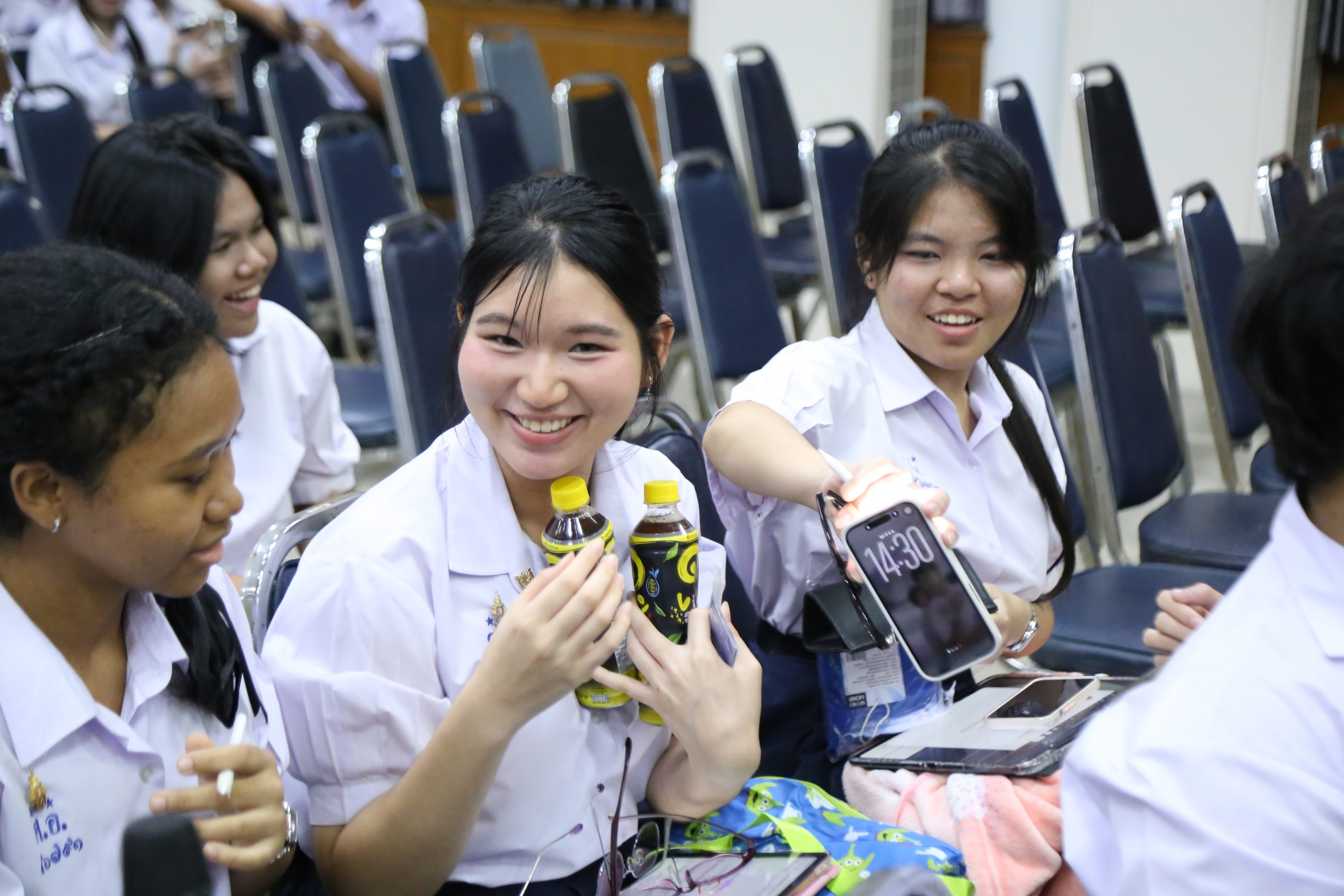 ภาพบรรยากาศกิจกรรมติว Road show TCAS ร่วมกับ BEM ณ โรงเรียนศรีอยุธยา ในพระอุปถัมภ์ฯ โดย “พี่ยู - เดอะเบรน” - 05