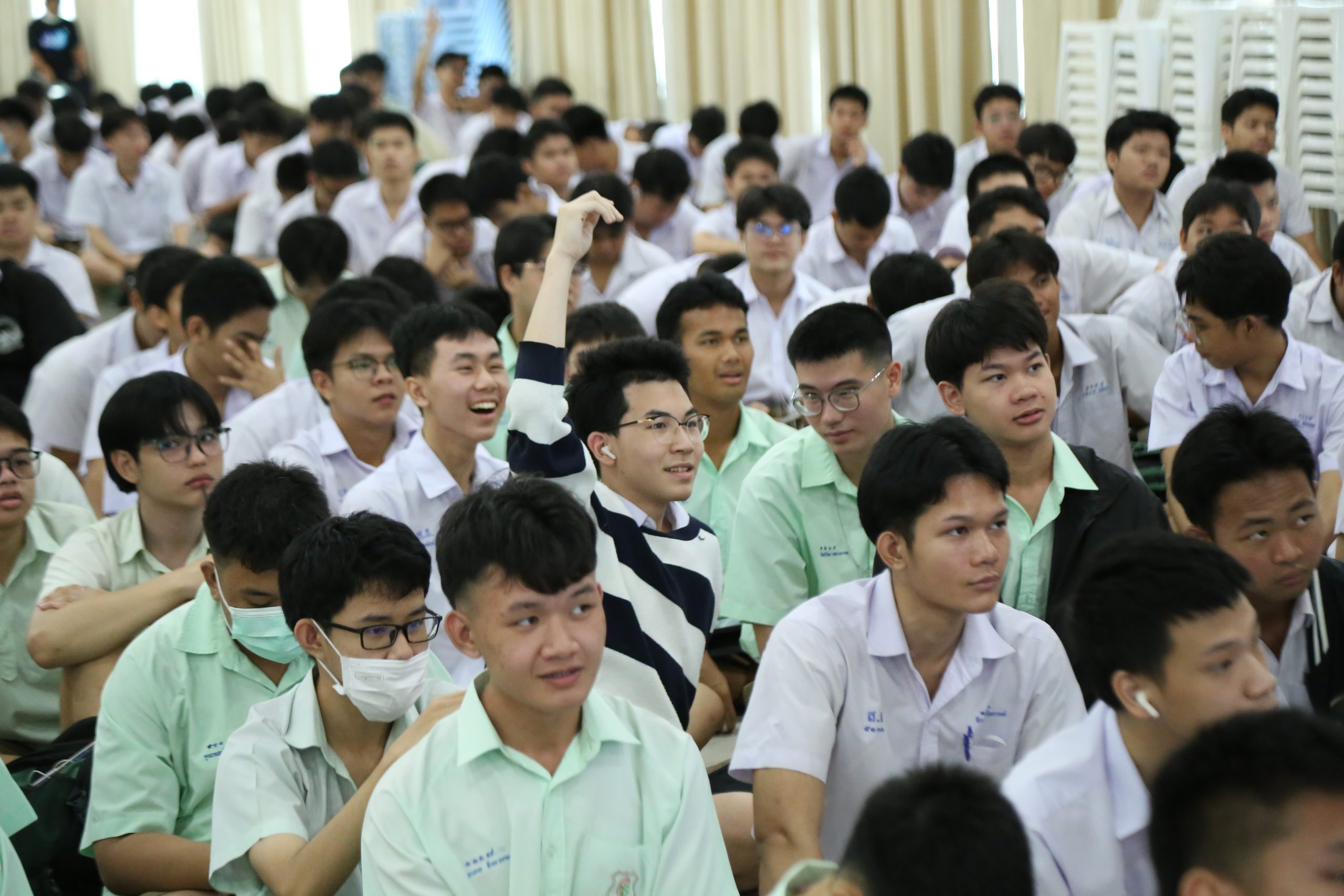 ภาพบรรยากาศกิจกรรมติว Road show TCAS ร่วมกับ BEM ณ โรงเรียนวัดสุทธิวราราม โดย “พี่ยู - เดอะเบรน” - 04