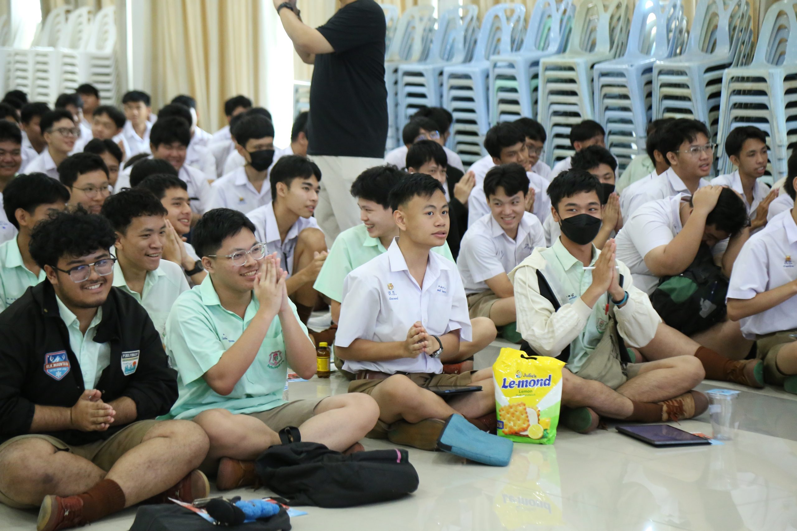 ภาพบรรยากาศกิจกรรมติว Road show TCAS ร่วมกับ BEM ณ โรงเรียนวัดสุทธิวราราม โดย “พี่ยู - เดอะเบรน” - 08