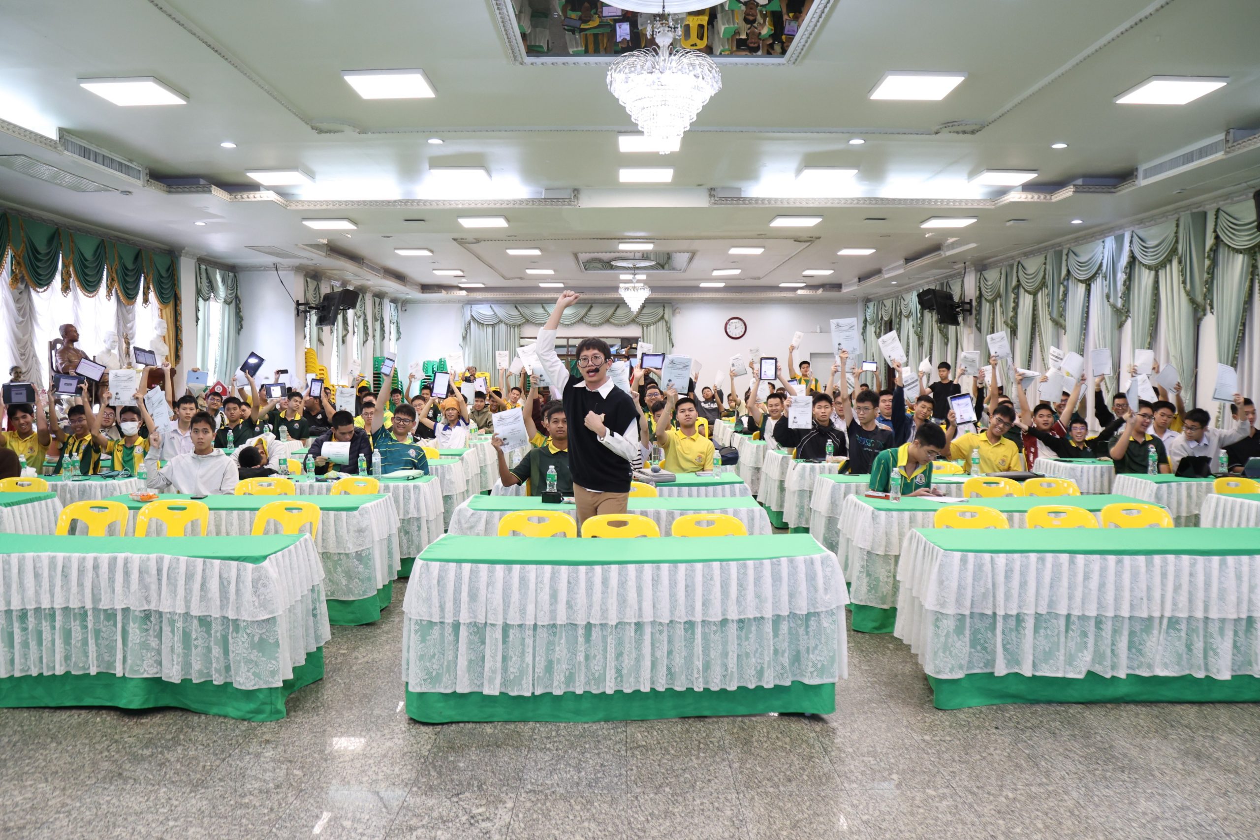 ภาพบรรยากาศกิจกรรมติว TGAT Part 2 และ Part 3 ณ โรงเรียนเทพศิรินทร์ โดย “พี่ยู - เดอะเบรน - 01